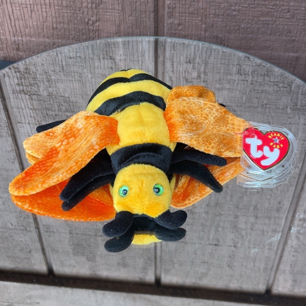 ‘01 - Ty - Buzzie the Bee Beanie Baby